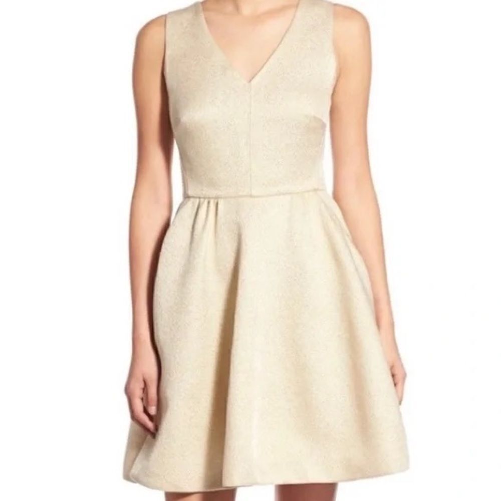 Vineyard Vines Fit and Flare‎ Gold Shimmery dress size 0 (XS)